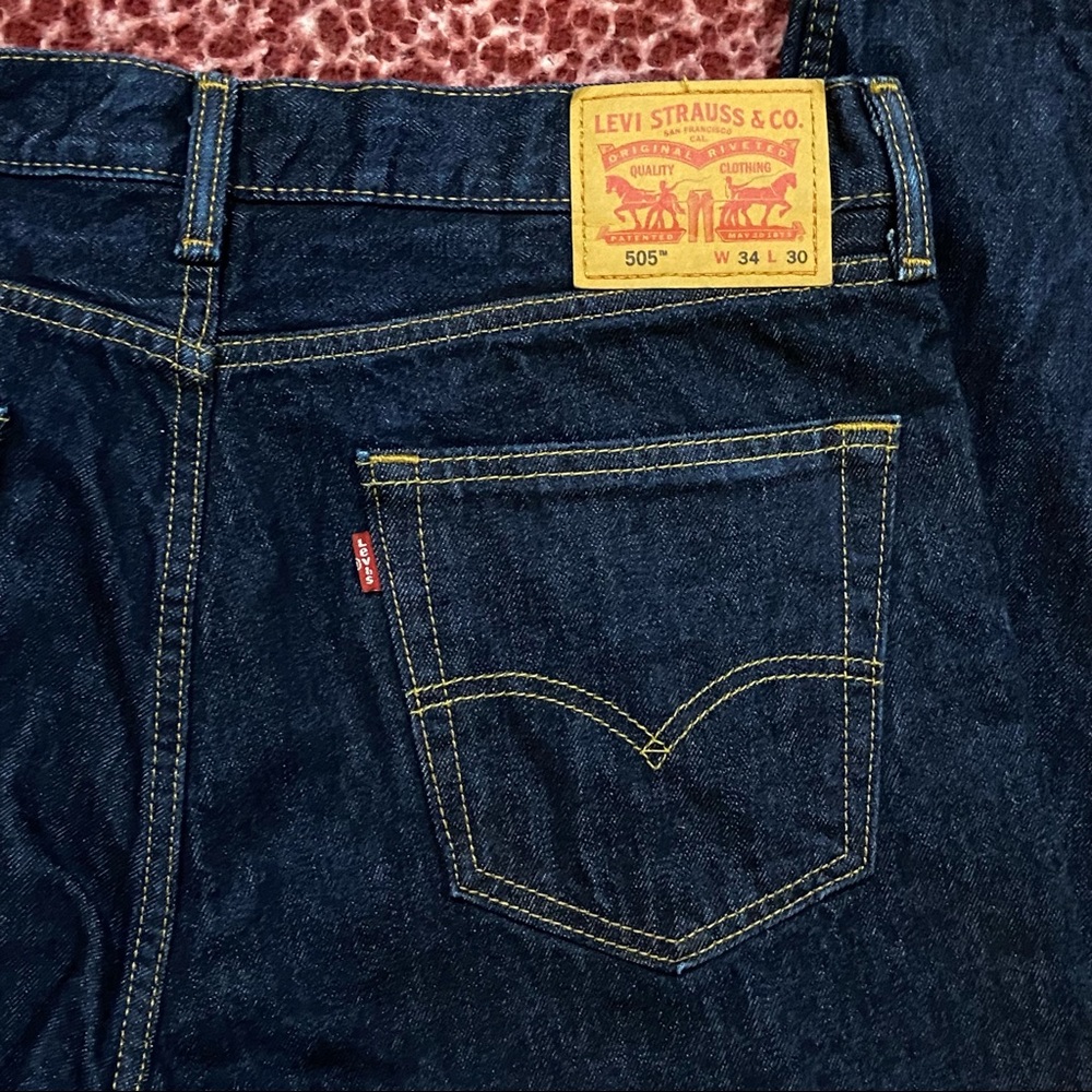 Levi’s Men's 505 Straight Regular Fit Jeans
Size 34 x 30